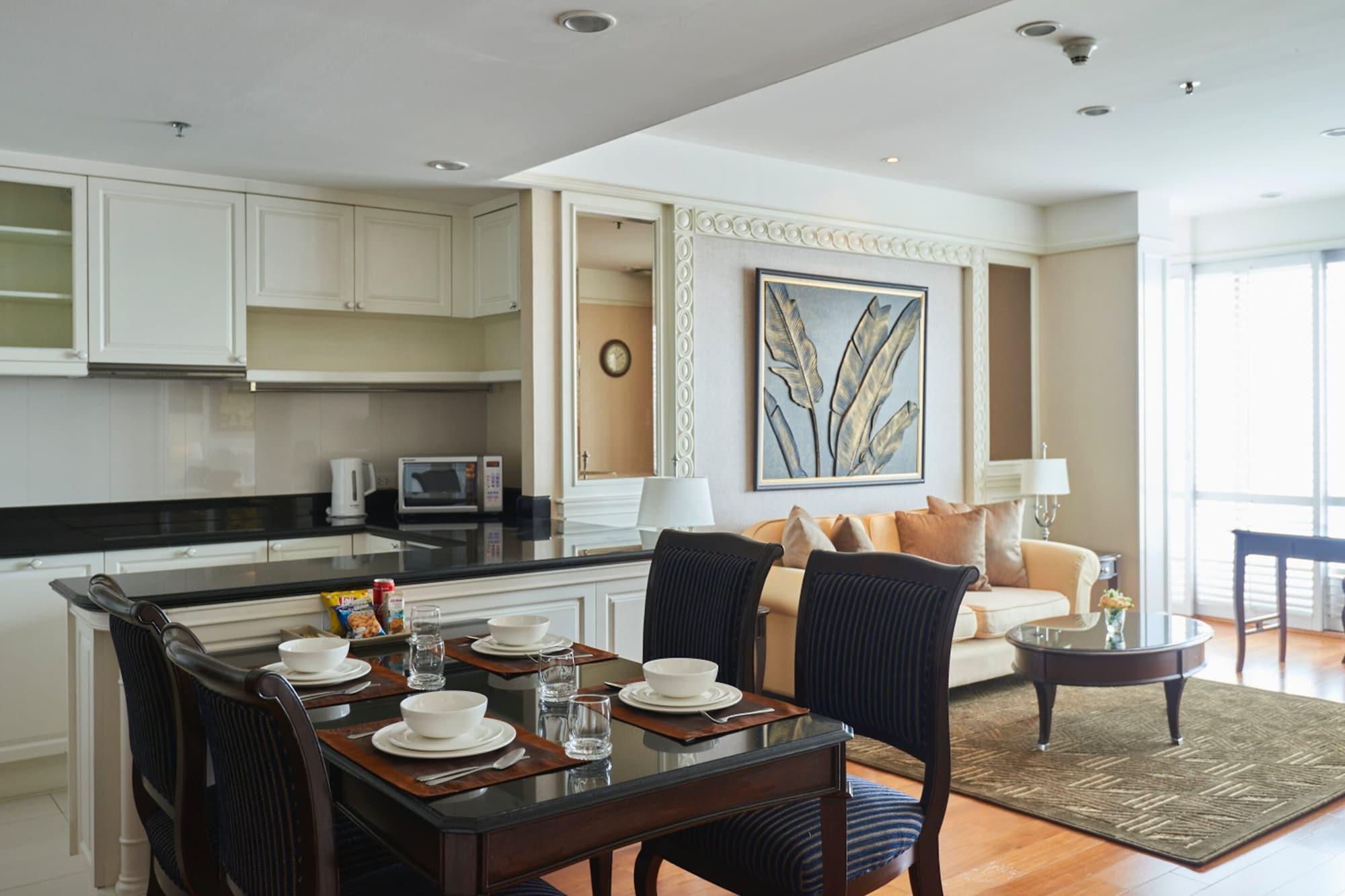 Grande Centre Point Hotel Ratchadamri Bangkok Dış mekan fotoğraf A typical apartment at The Residence