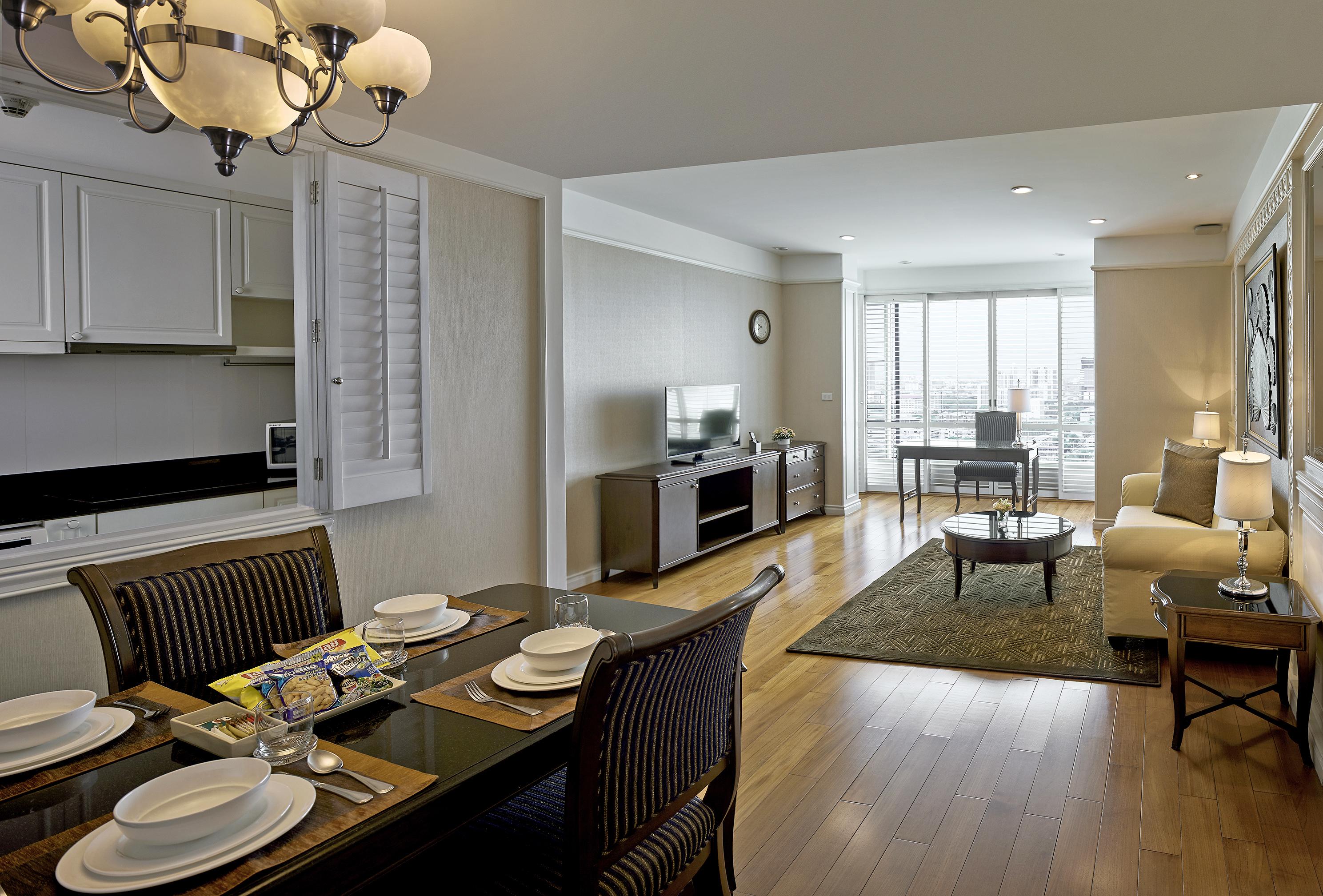 Grande Centre Point Hotel Ratchadamri Bangkok Dış mekan fotoğraf A typical apartment at The Residences