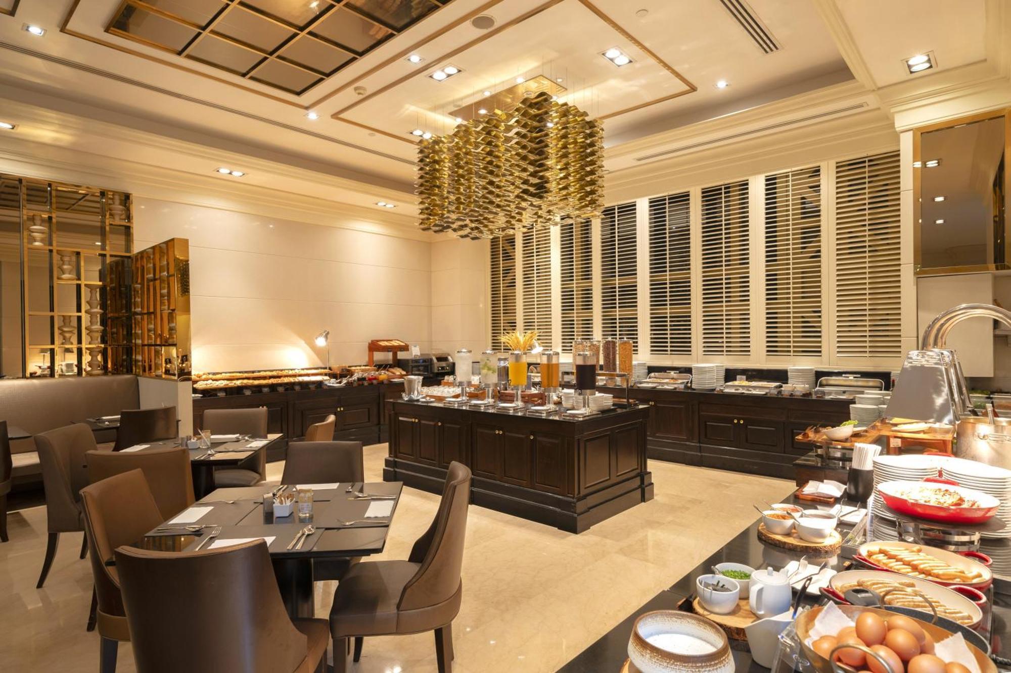 Grande Centre Point Hotel Ratchadamri Bangkok Dış mekan fotoğraf The restaurant