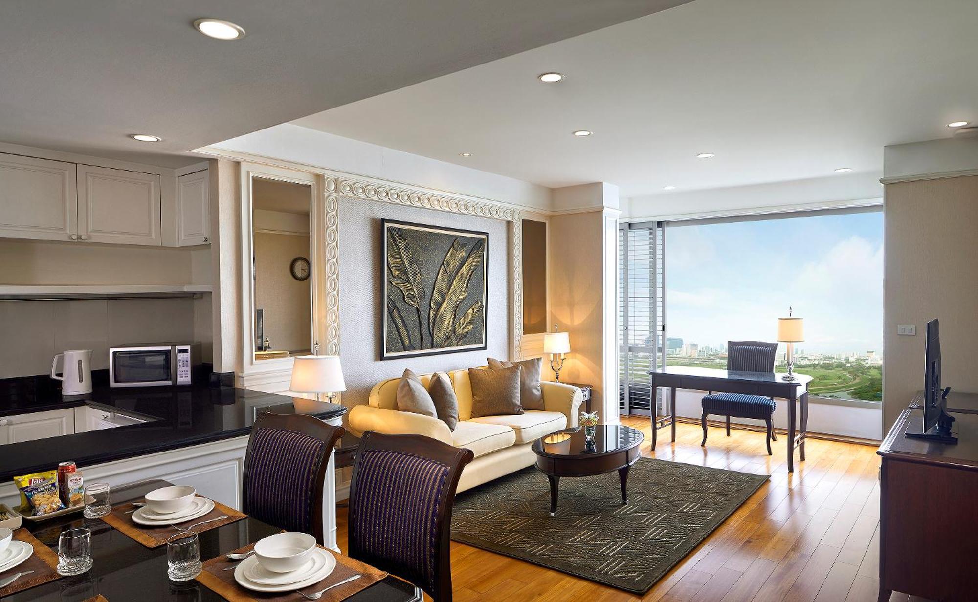 Grande Centre Point Hotel Ratchadamri Bangkok Dış mekan fotoğraf A living room in a condominium